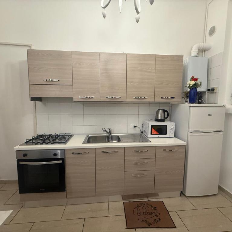 Milan Central Station Bliss - Appartamento con 3 Camere da Letto e con Balcone - 65