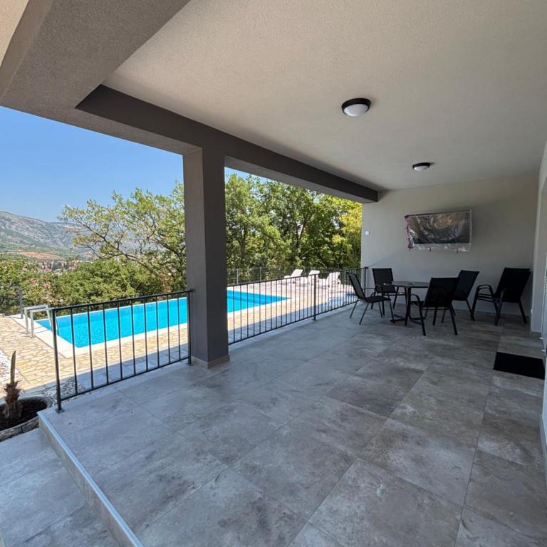 Hillside Lodge Roza - Private Pool Villa Mostar - Two-Bedroom House - 10