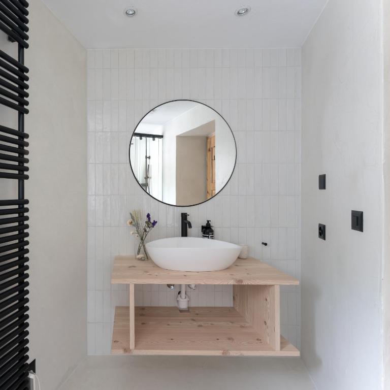 Boutique Hotel ÜJA - Doppelzimmer mit Balkon - 1