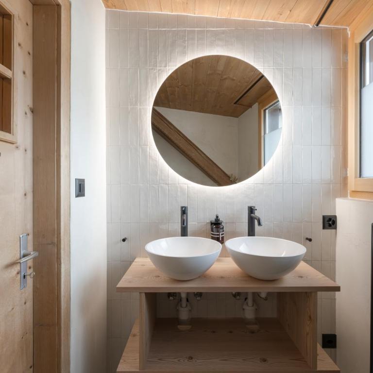 Boutique Hotel ÜJA - Doppelzimmer mit Balkon - 3