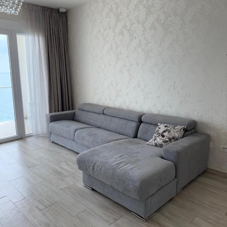 SF Apartments Lux - Two-Bedroom Apartment with Sea View - 8