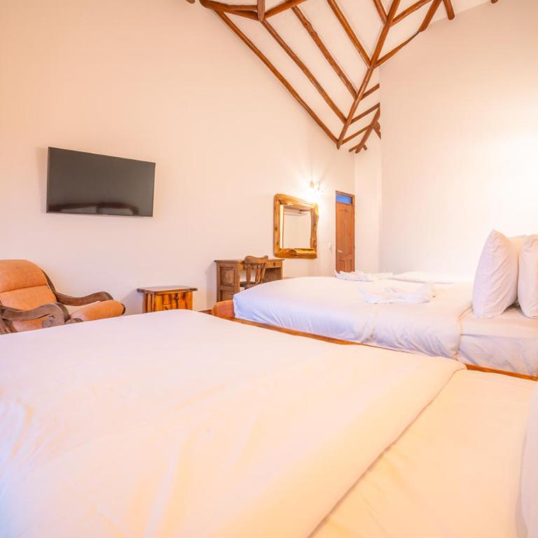 Hotel Campestre Cordillera de los Andes - Quadruple Room with Balcony - 3