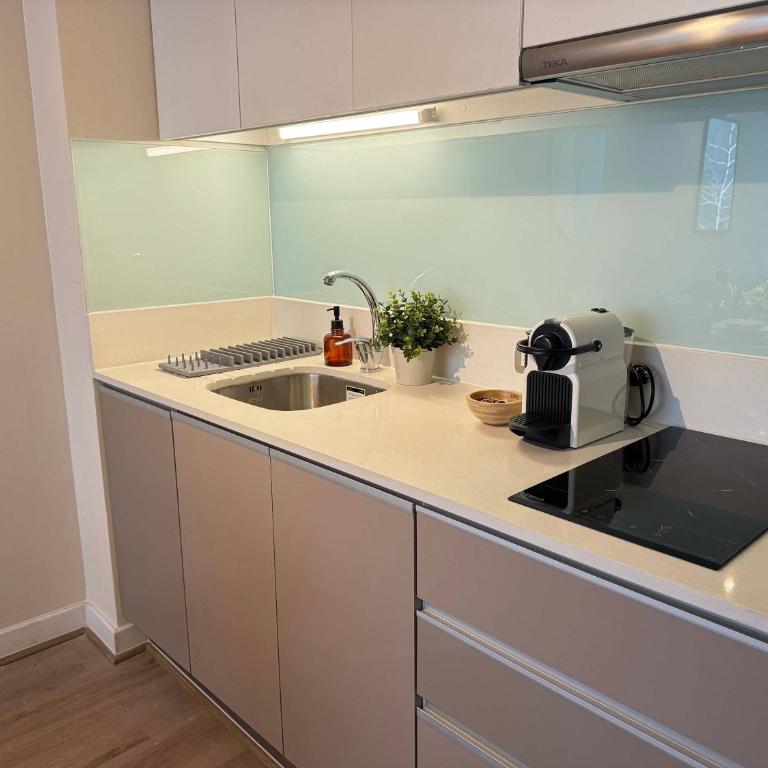 HOM I Depto con Parking cerca al Metro Santa Lucia - Apartment - 44