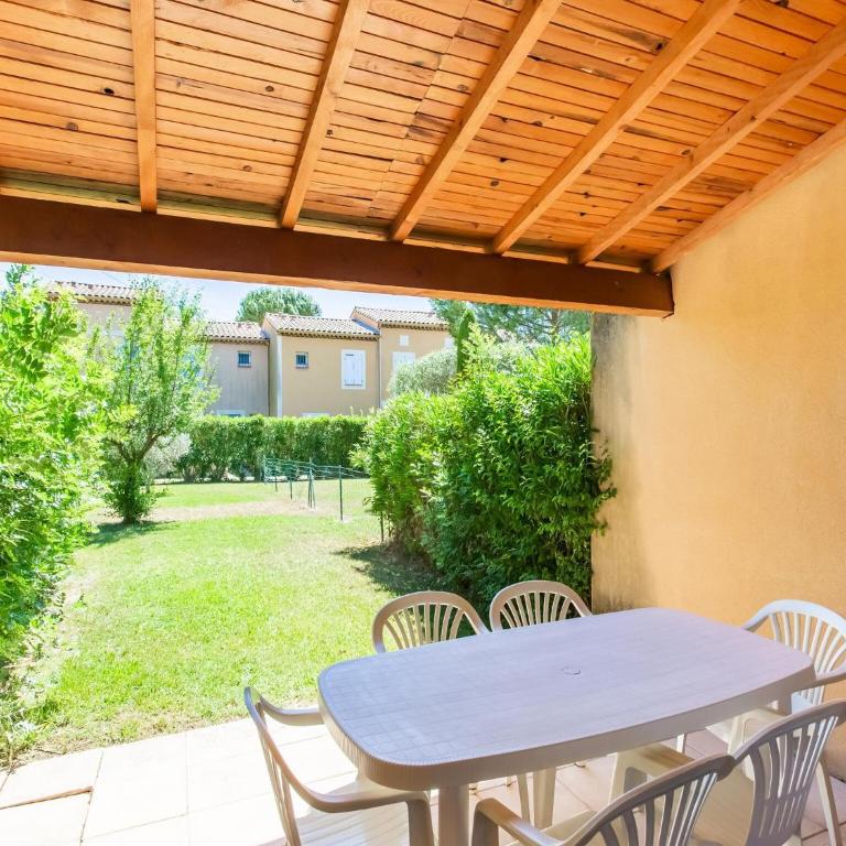 Holiday Home in Arles with Pool & Terrace - Maison de Vacances 2 Chambres - 7