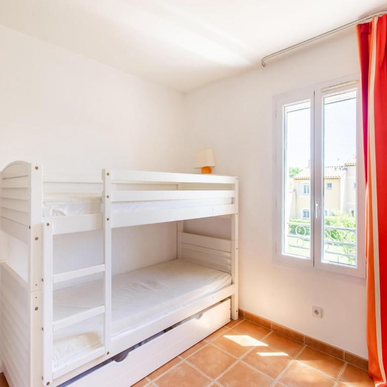 Holiday Home in Arles with Pool & Terrace - Maison de Vacances 2 Chambres - 24