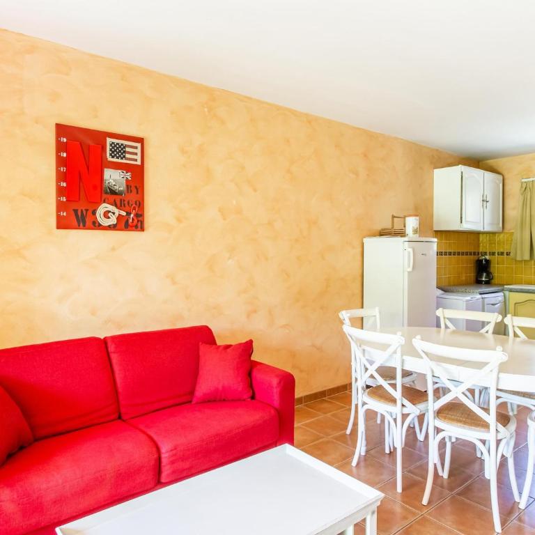 Holiday Home in Arles with Pool & Terrace - Maison de Vacances 2 Chambres - 3