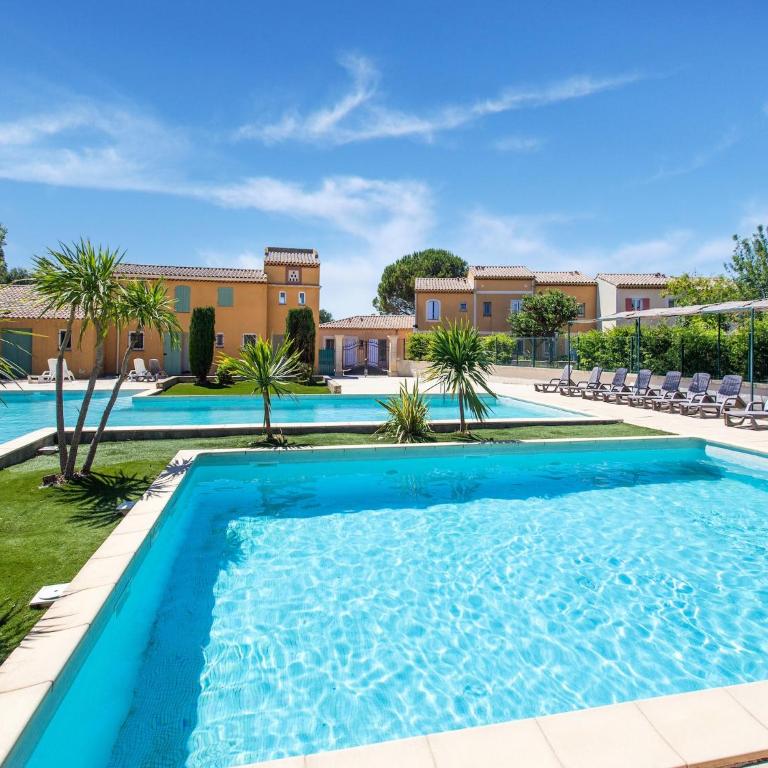 Holiday Home in Arles with Pool & Terrace - Maison de Vacances 2 Chambres - 17