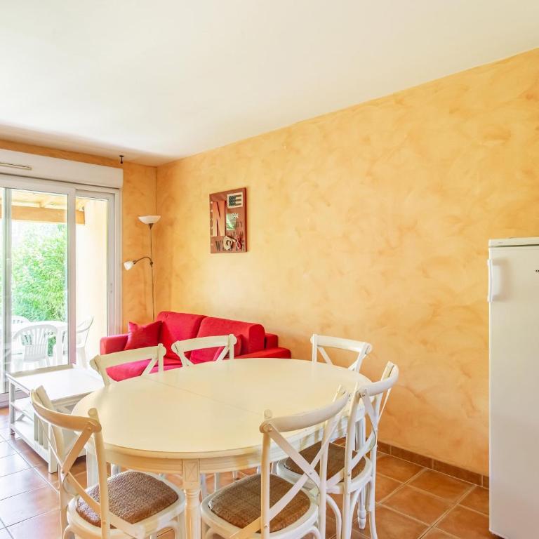 Holiday Home in Arles with Pool & Terrace - Maison de Vacances 2 Chambres - 14