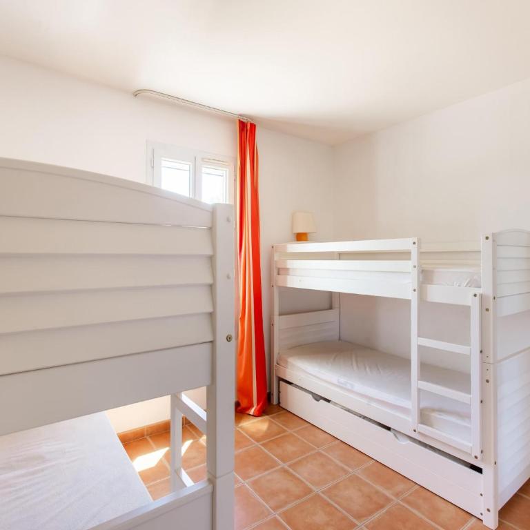 Holiday Home in Arles with Pool & Terrace - Maison de Vacances 2 Chambres - 22