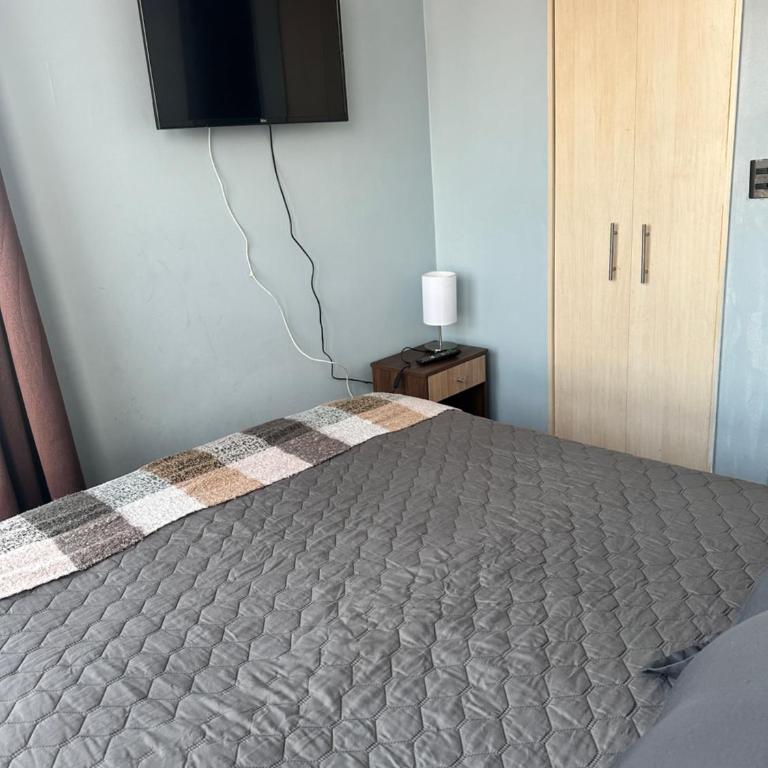 Never Give Up Suites - Apartment with Balcony - 3