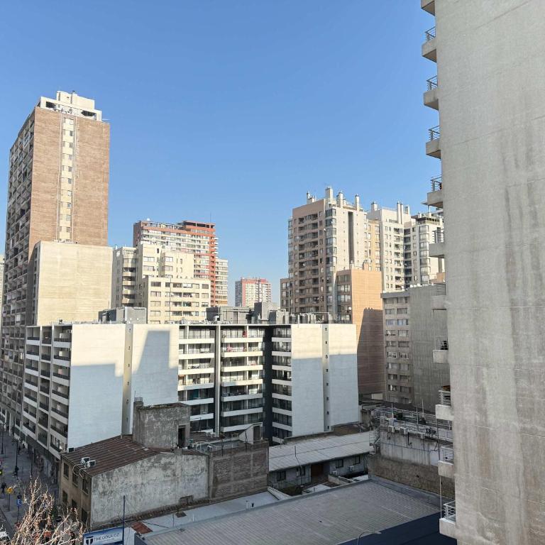 HOM I WiFi AA 4 minutos del Metro Santa Lucia - Apartment - 26