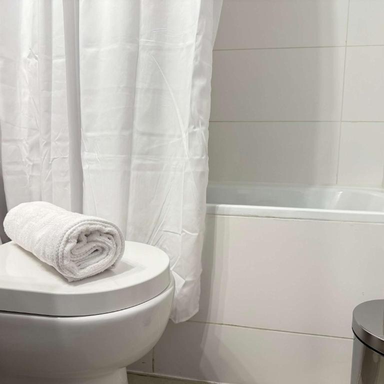 HOM I WiFi AA 4 minutos del Metro Santa Lucia - Apartment - 24