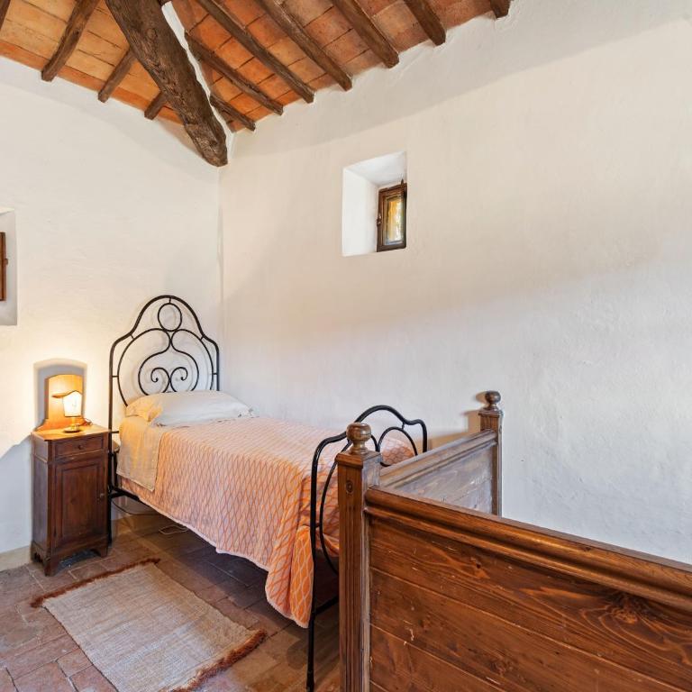 Elegant 2-Bedroom Holiday Home in Tuscan - Two-Bedroom Holiday Home - 19