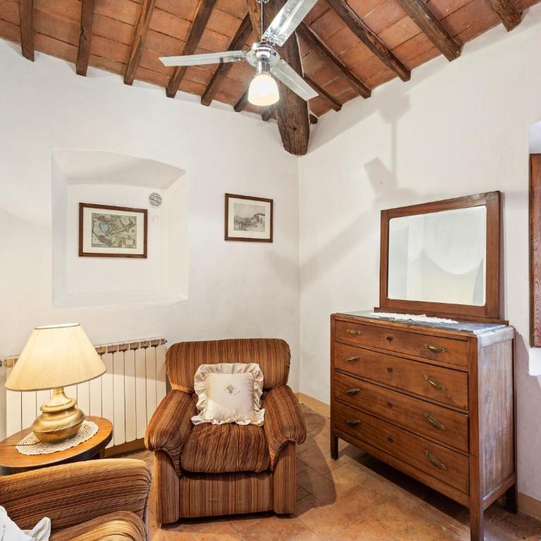 Elegant 2-Bedroom Holiday Home in Tuscan - Two-Bedroom Holiday Home - 9