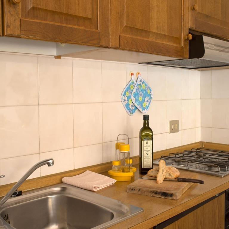 Elegant 2-Bedroom Holiday Home in Tuscan - Two-Bedroom Holiday Home - 16