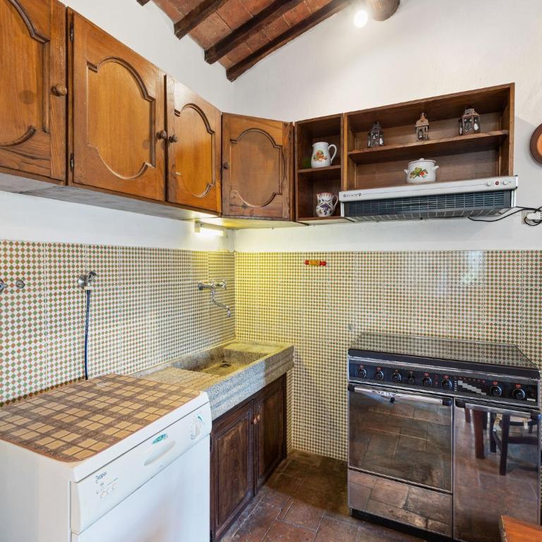Elegant 2-Bedroom Holiday Home in Tuscan - Two-Bedroom Holiday Home - 4