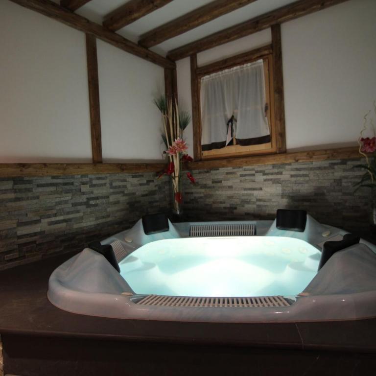 Holiday Home in Caldes near Ski Lift - Maison de Vacances 2 Chambres - 17