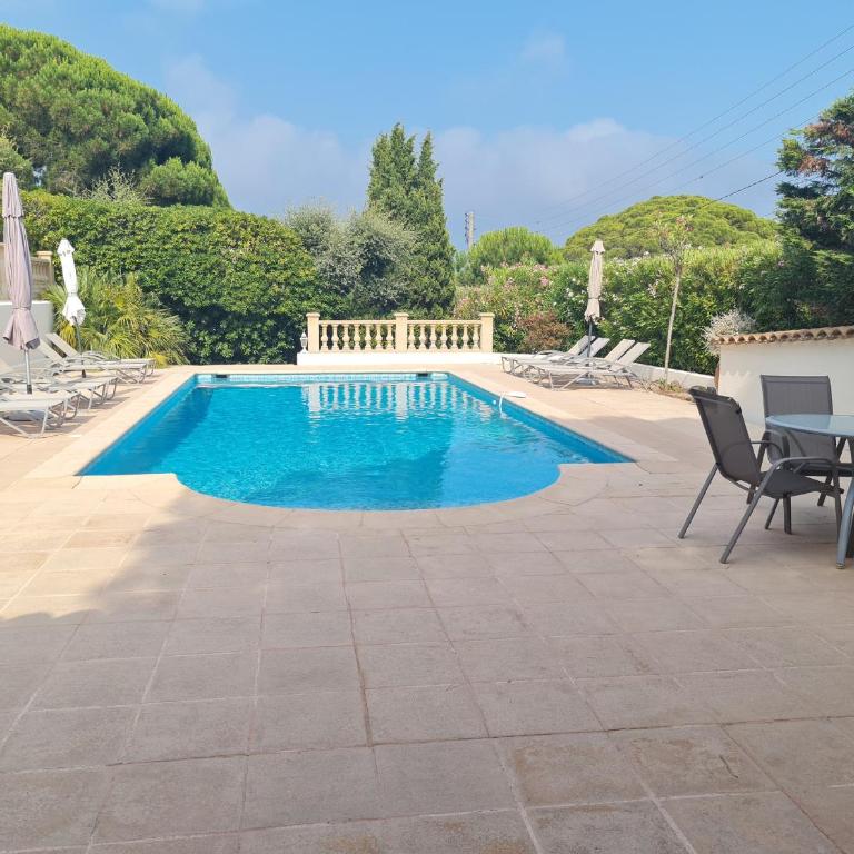 Villa spacieuse avec piscine privée et climatisation à Sainte-Maxime, idéale pour 10 personnes - FR-1-780-16 - Villa - 22