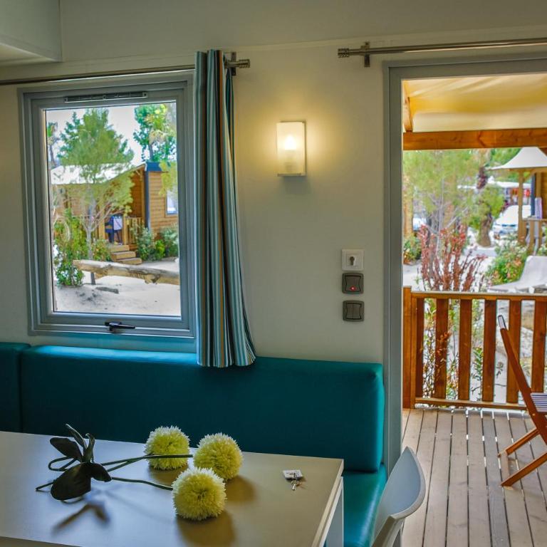 Vic's Land Holidays - Mobile Home Village - 8