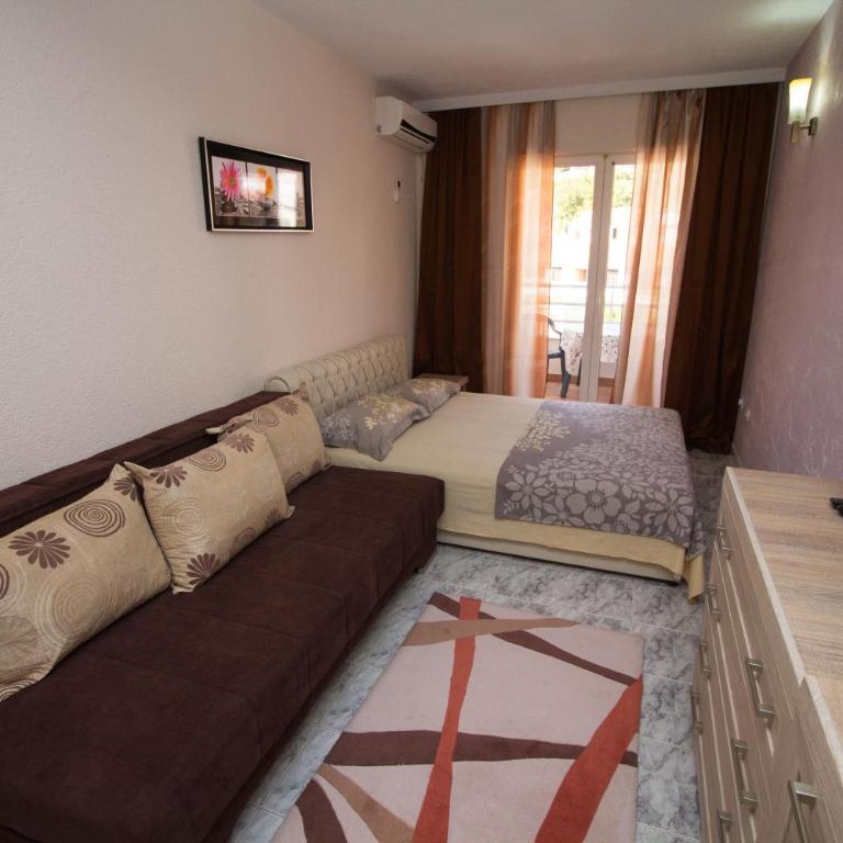 Apartments Kaludjerovic - Studio sa Balkonom (Odrasle Osobe 2+2) - 2