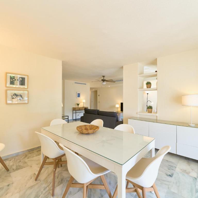 Marbella Lunamar Jardín 4Hab - Four-Bedroom Apartment - 21