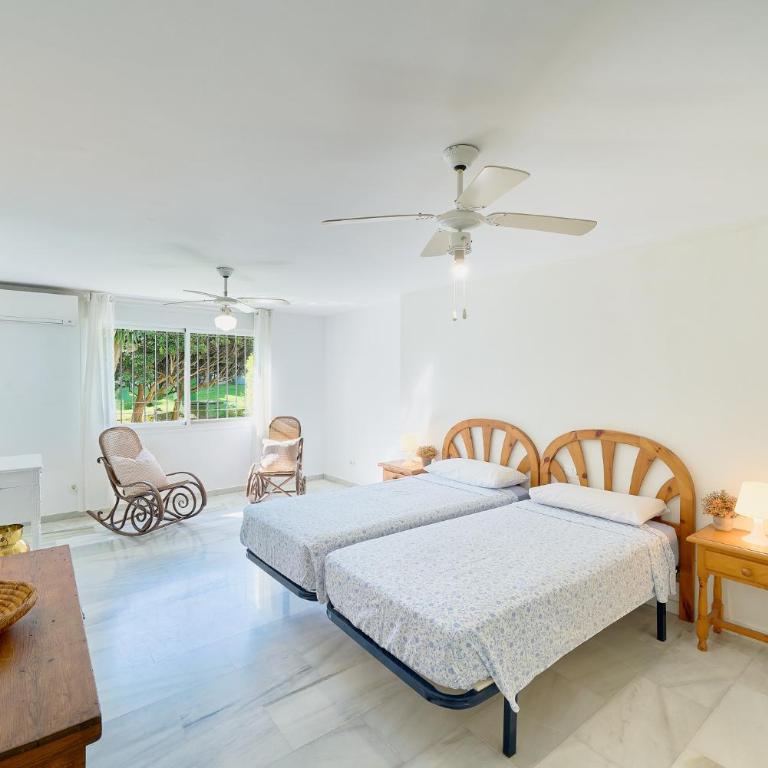 Marbella Lunamar Jardín 4Hab - Four-Bedroom Apartment - 11