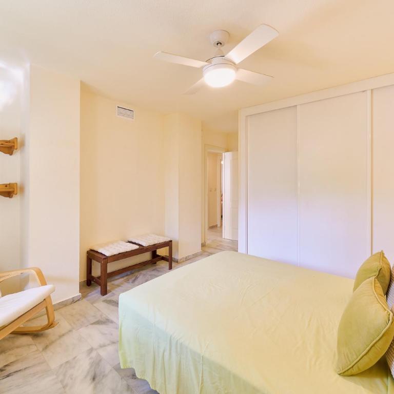 Marbella Lunamar Jardín 4Hab - Four-Bedroom Apartment - 15