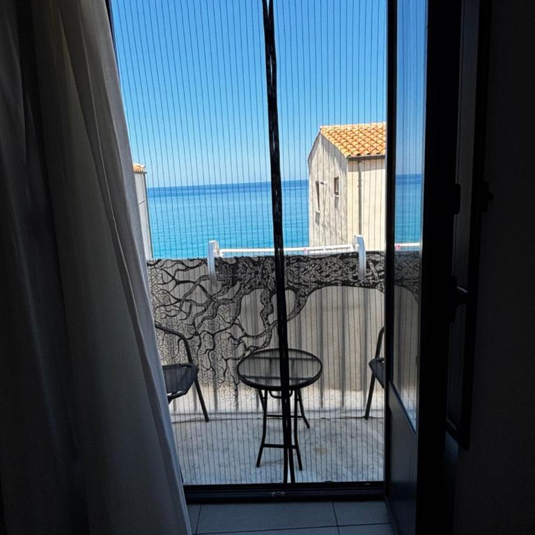 Chez Julie - Studio Apartment with Sea View - 5