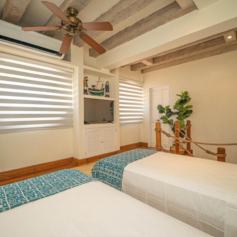 Niña Maria pool House Plaza San Diego, Downtown! - Three-Bedroom House - 28