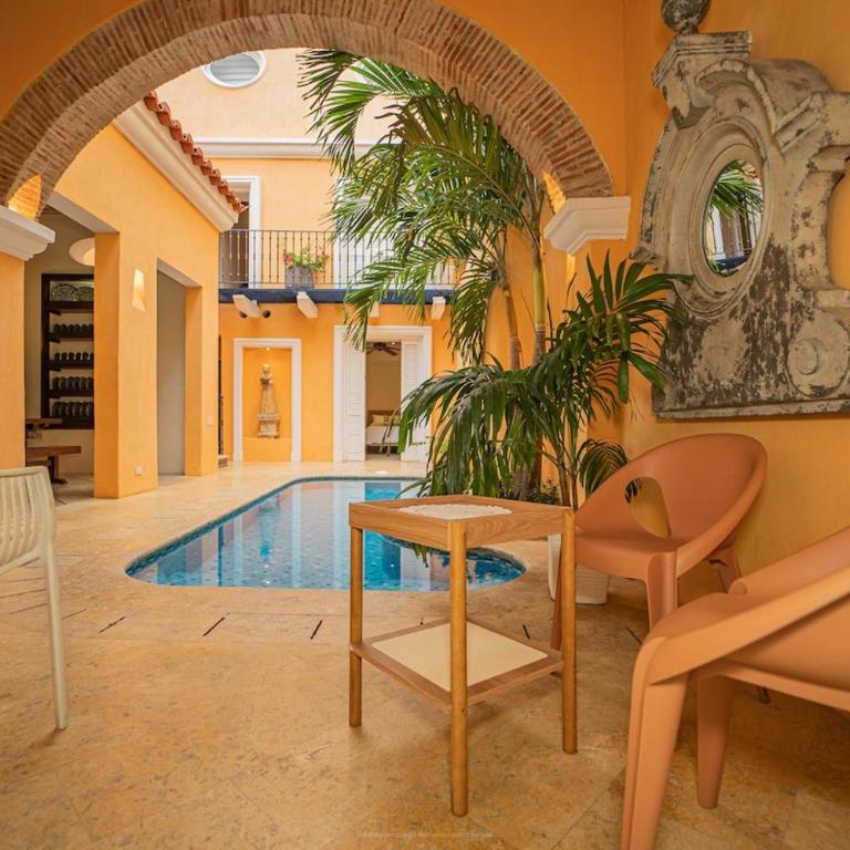Niña Maria pool House Plaza San Diego, Downtown! - Three-Bedroom House - 1
