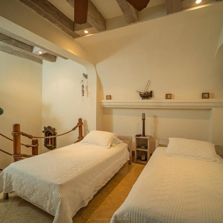 Niña Maria pool House Plaza San Diego, Downtown! - Three-Bedroom House - 29