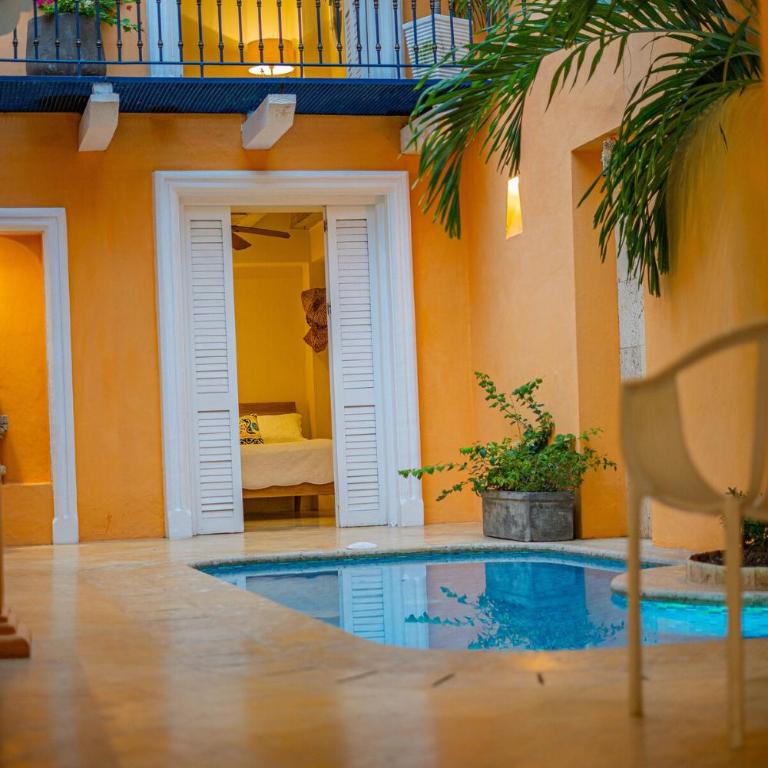 Niña Maria pool House Plaza San Diego, Downtown! - Three-Bedroom House - 7