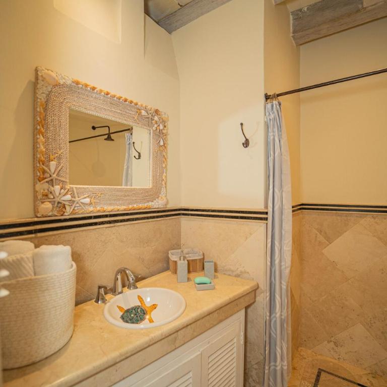 Niña Maria pool House Plaza San Diego, Downtown! - Three-Bedroom House - 18