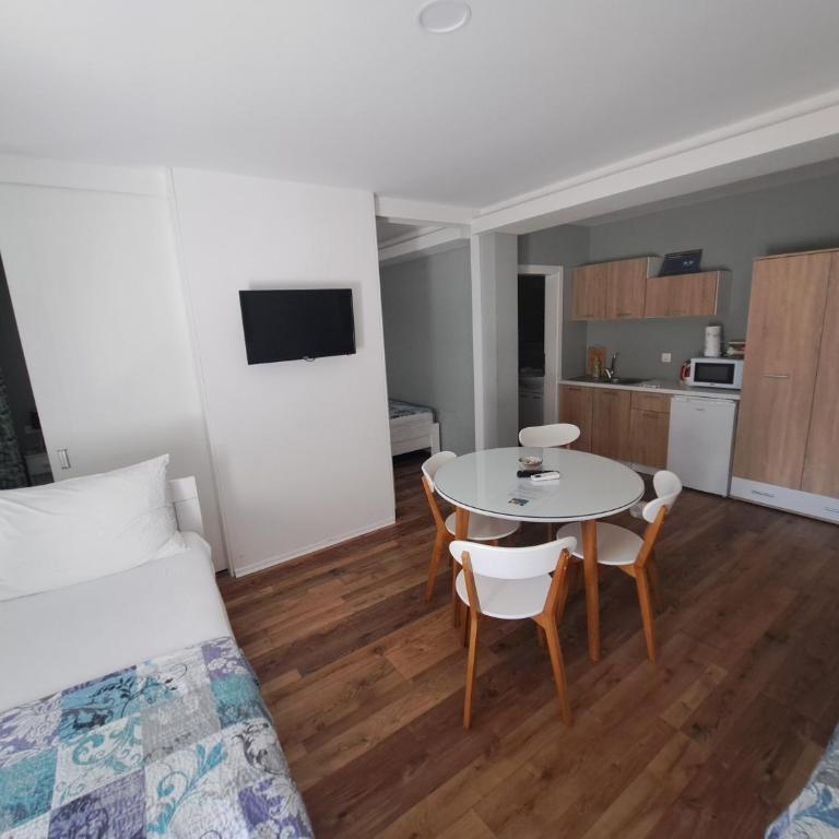 Villa Flower with Free Onsite Parking - Apartment - Ground Floor - 9