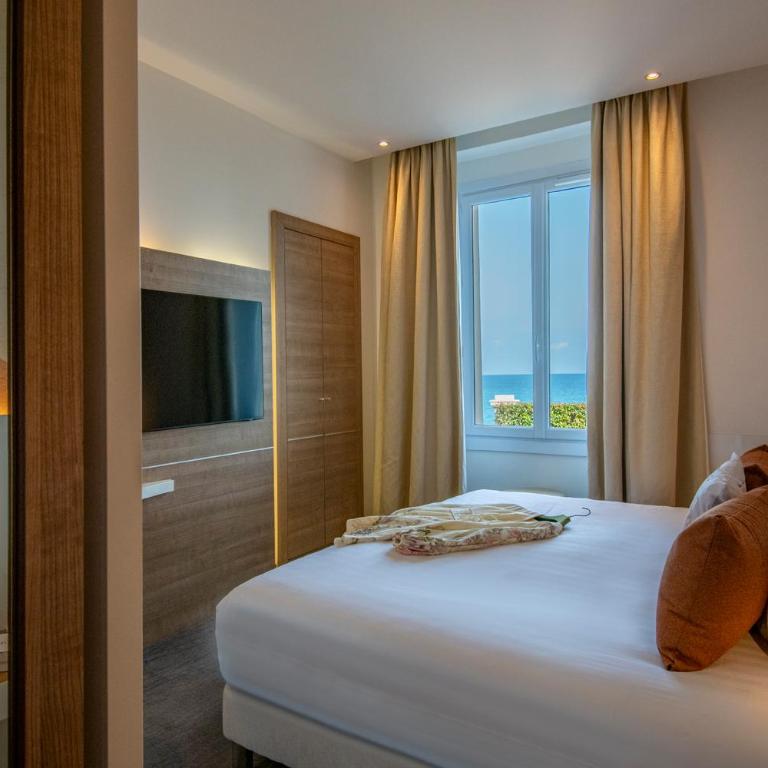 Best Western Premier Hotel Prince de Galles - Chambre Lit King-Size Confort - Vue sur Mer - Non-Fumeurs - 3