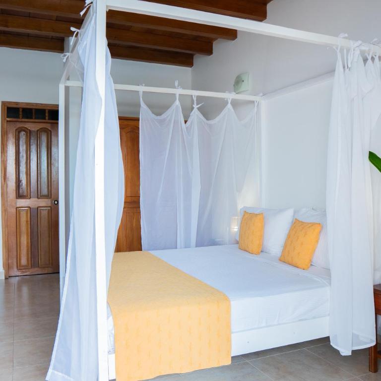 hotel 3 banderas Manzanillo del Mar - Habitación Cuádruple - vistas al jardín - 1