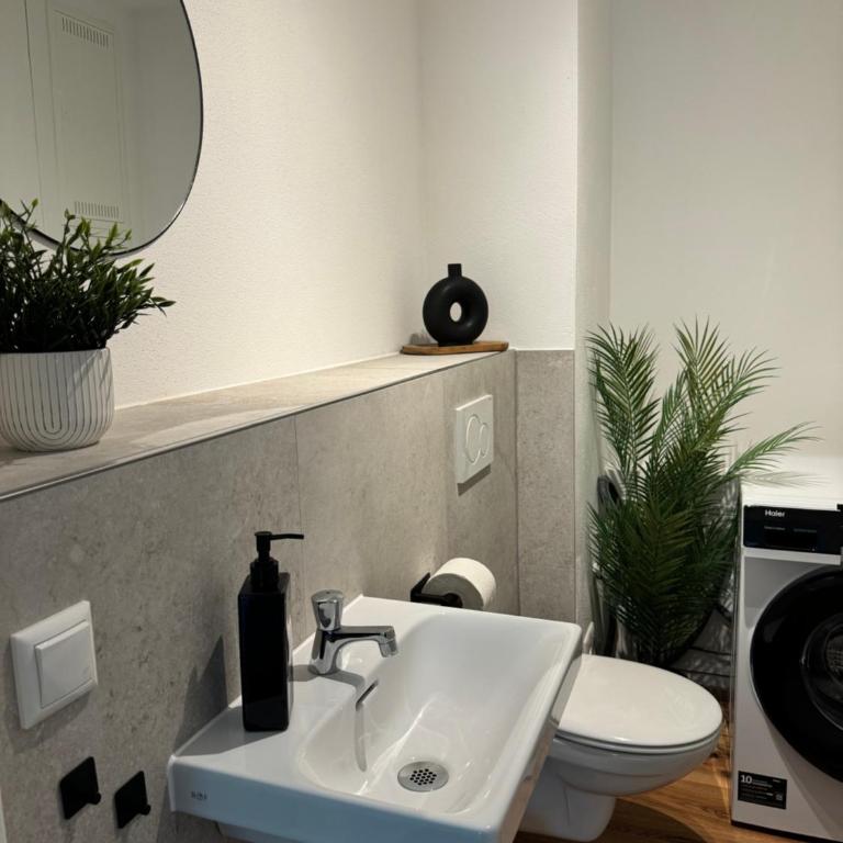 Neubau, Bergpanorama, gute Lage, Tiefgarage - Apartment mit 2 Schlafzimmern - 25