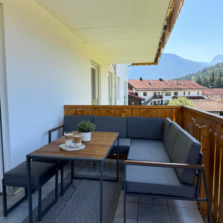 Neubau, Bergpanorama, gute Lage, Tiefgarage - Apartment mit 2 Schlafzimmern - 24