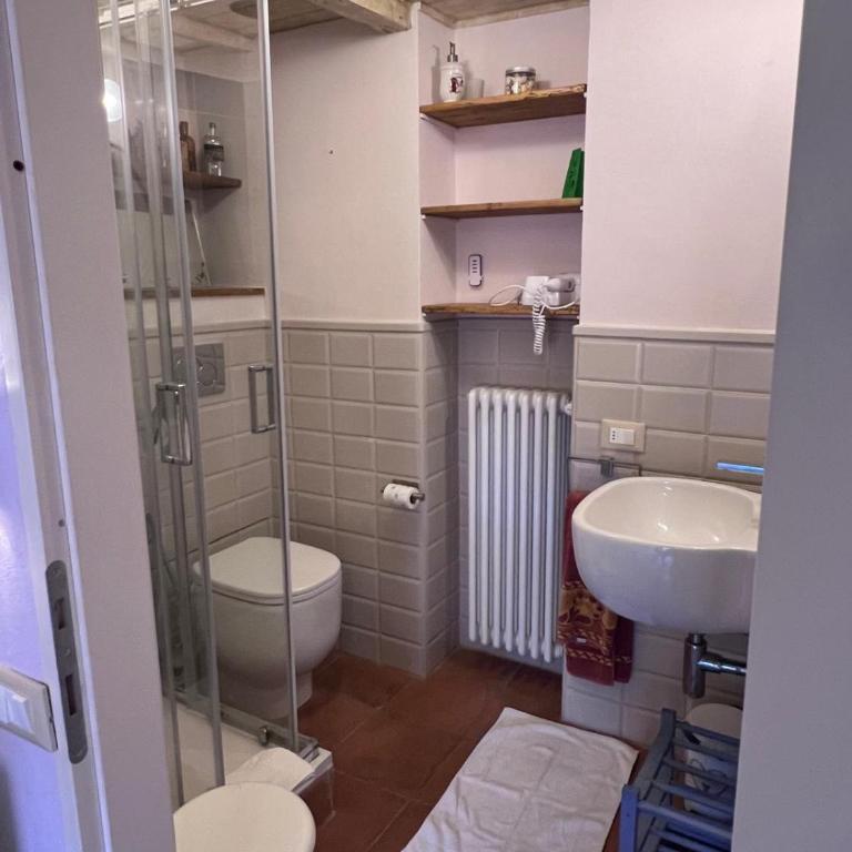 da Francesco rooms - Camera Doppia con Letti Singoli con Bagno Privato - 4