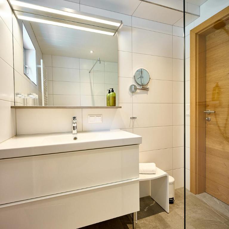 Apartments Hohenberger Mallnitz - Bahnhofsshuttle bei An- und Abreise inklusive - Apartment mit Aussicht und Balkon - 3