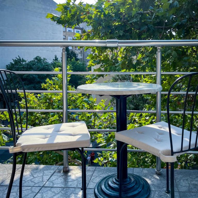Yugo & Slavija - Deluxe One-Bedroom Apartment with City View - 25