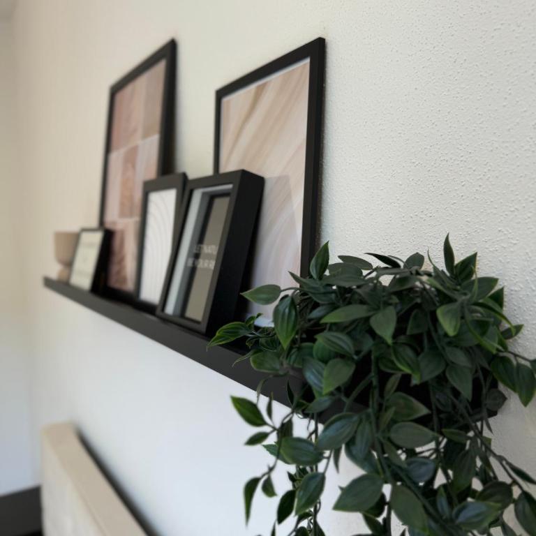 Neubau, Bergpanorama, gute Lage, Tiefgarage - Apartment mit 2 Schlafzimmern - 14