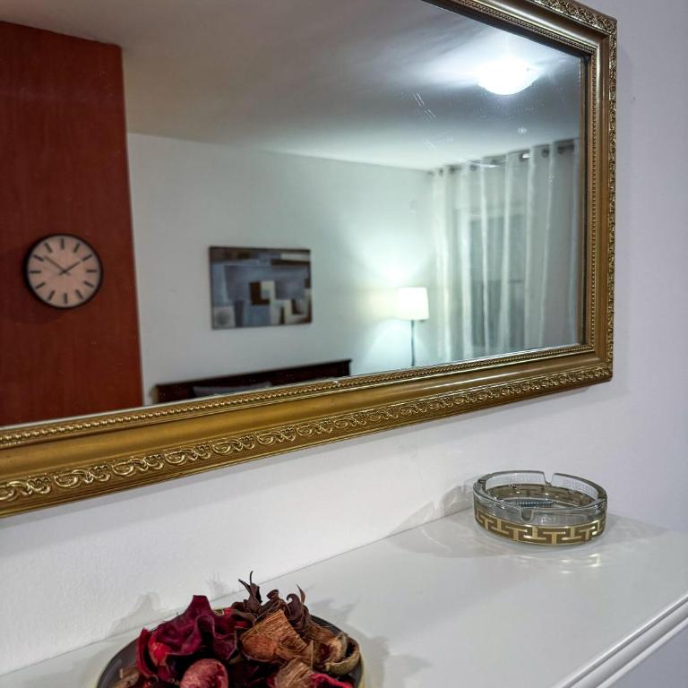 Yugo & Slavija - Deluxe One-Bedroom Apartment with City View - 43