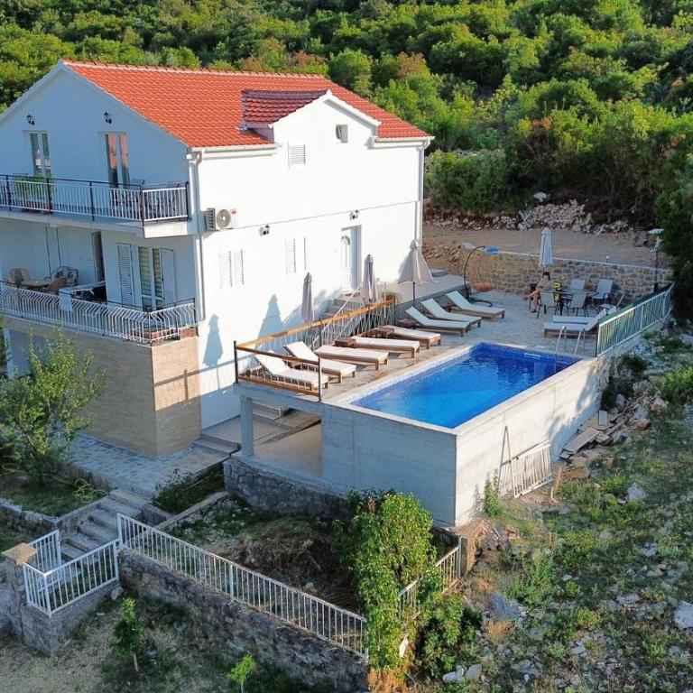 Villa Bubanja with shared pool - Two-Bedroom Apartment with Terrace and Sea View - 1