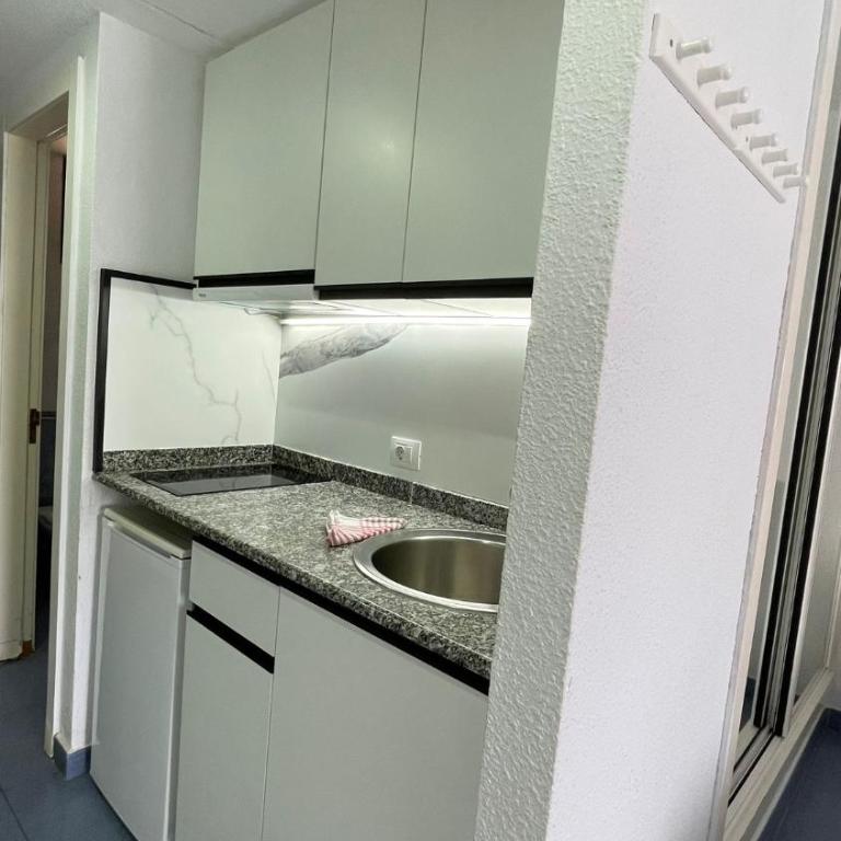 BH Cura marina 2 - One-Bedroom Apartment with Sea View and Balcony - 3