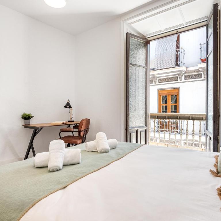 Casa de la Alegría Guest House - Double Room with Shared Bathroom - 1