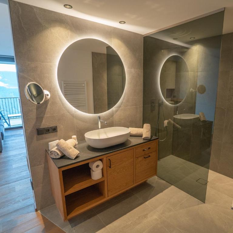 Hotel Purvita - Ski In Ski Out - Infinity Pool - Deluxe Suite - 1