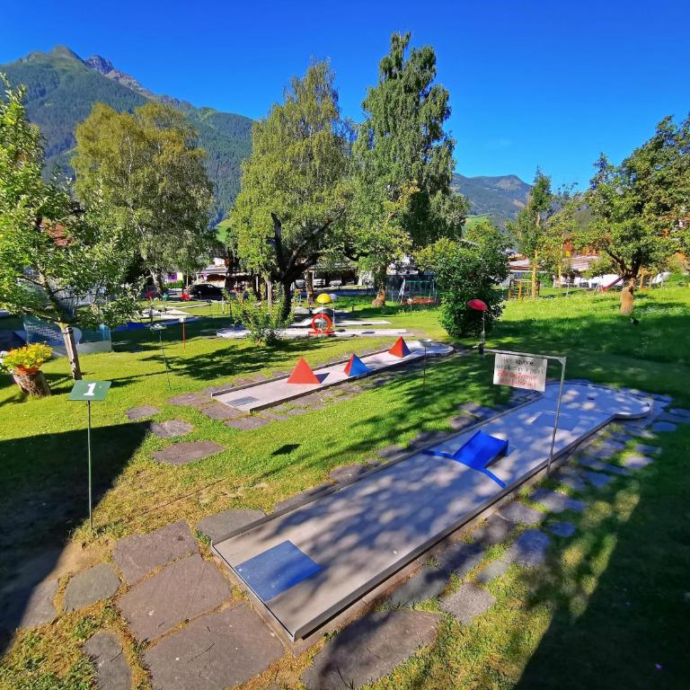 AlpinPark Chalet mit Swimmingpool, Sonnenloggia und Kamin - Großglockner Resort Matrei - Apartment mit 3 Schlafzimmern und Bergblick - 31