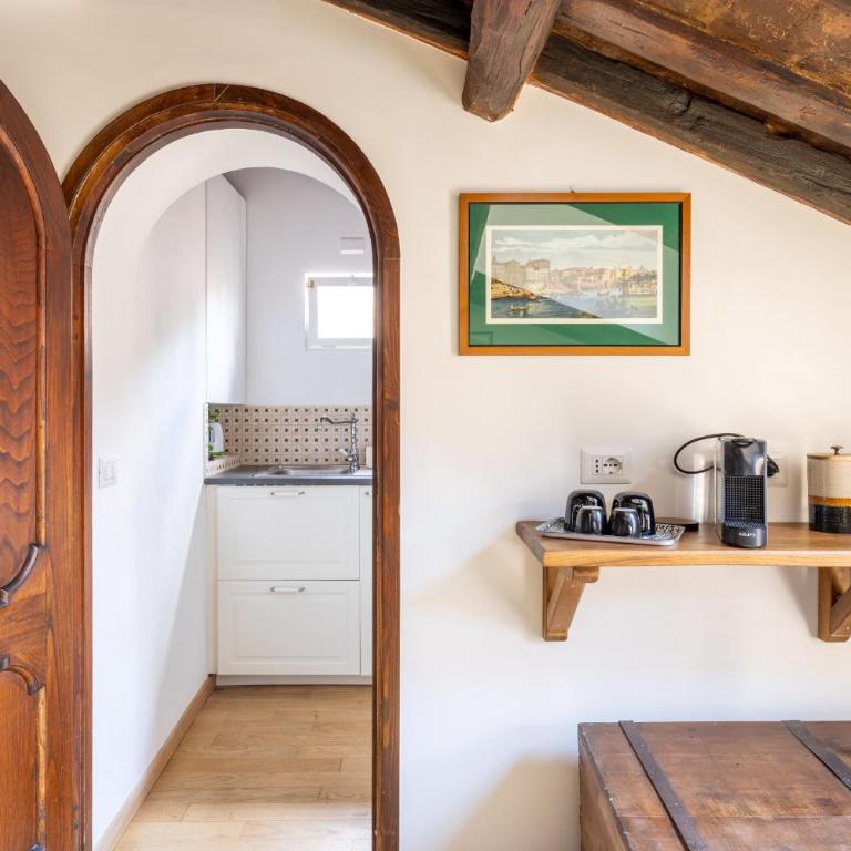 Attico con terrazza privata silenzioso casa Mem - Appartamento con 1 Camera da Letto - 10