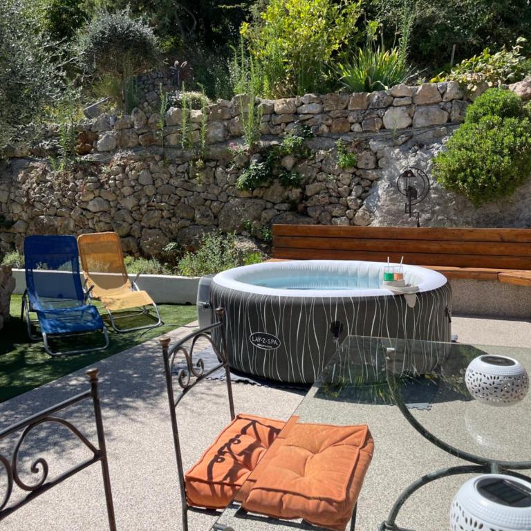 Appartement dans villa 4 personnes avec jacuzzi au calme - Appartement 1 Chambre - 2